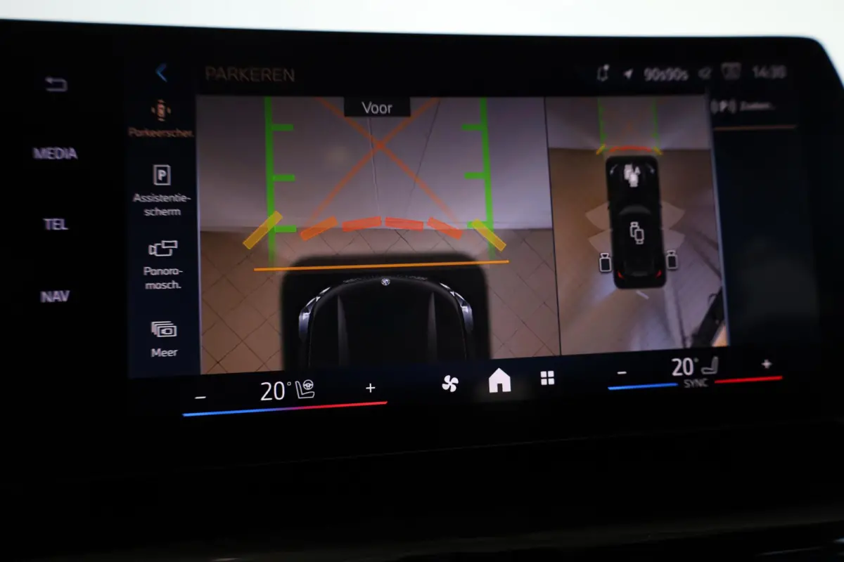 eDrive20 | M Sport Pro | Panoramadak | Driving Assistant Plus | Harman/Kardon | Head-Up Display | Trekhaak