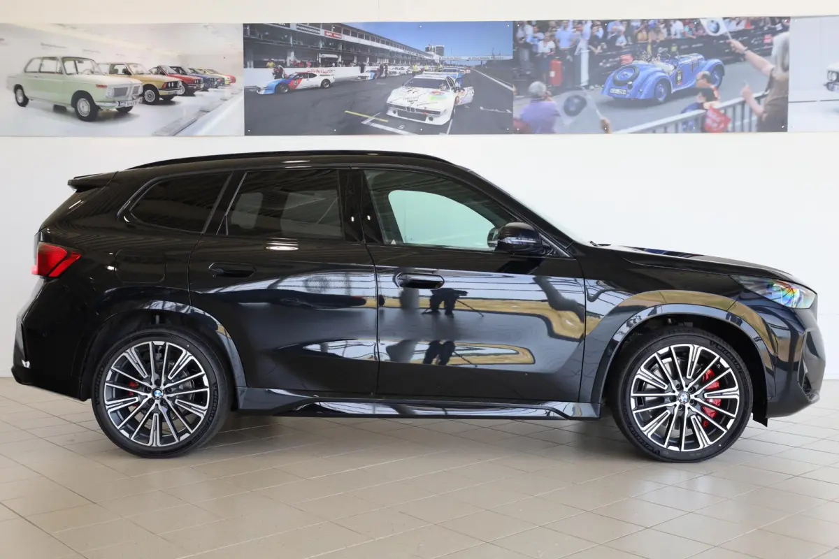 eDrive20 | M Sport Pro | Panoramadak | Driving Assistant Plus | Harman/Kardon | Head-Up Display | Trekhaak