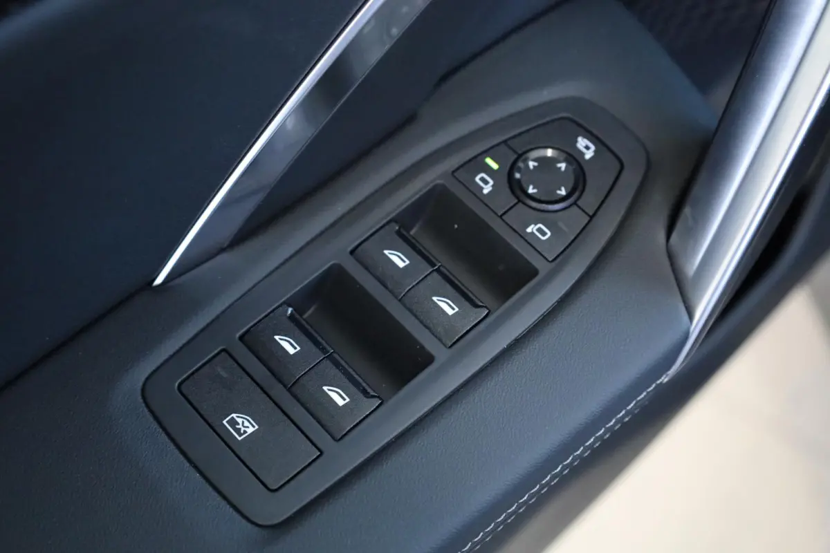 eDrive20 | M Sport Pro | Panoramadak | Driving Assistant Plus | Harman/Kardon | Head-Up Display | Trekhaak