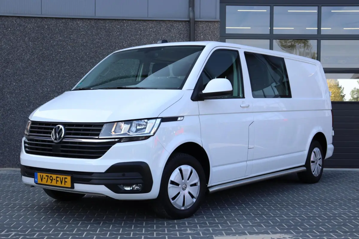 2.0 TDI L2H1 HIGHLINE l AUTOMAAT l DUBBEL CABINE l KASTENINBOUW l NAVI l CARPLAY
