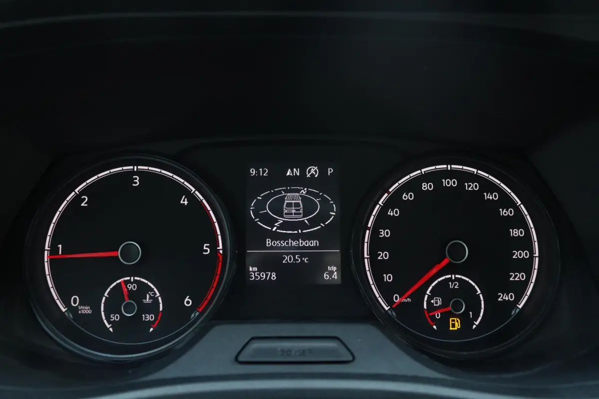 2.0 TDI L2H1 HIGHLINE l AUTOMAAT l DUBBEL CABINE l KASTENINBOUW l NAVI l CARPLAY
