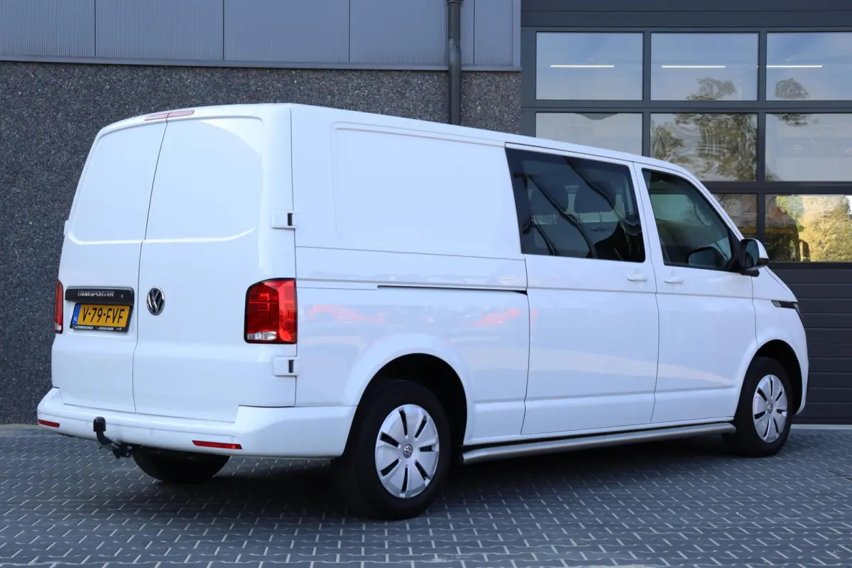 2.0 TDI L2H1 HIGHLINE l AUTOMAAT l DUBBEL CABINE l KASTENINBOUW l NAVI l CARPLAY