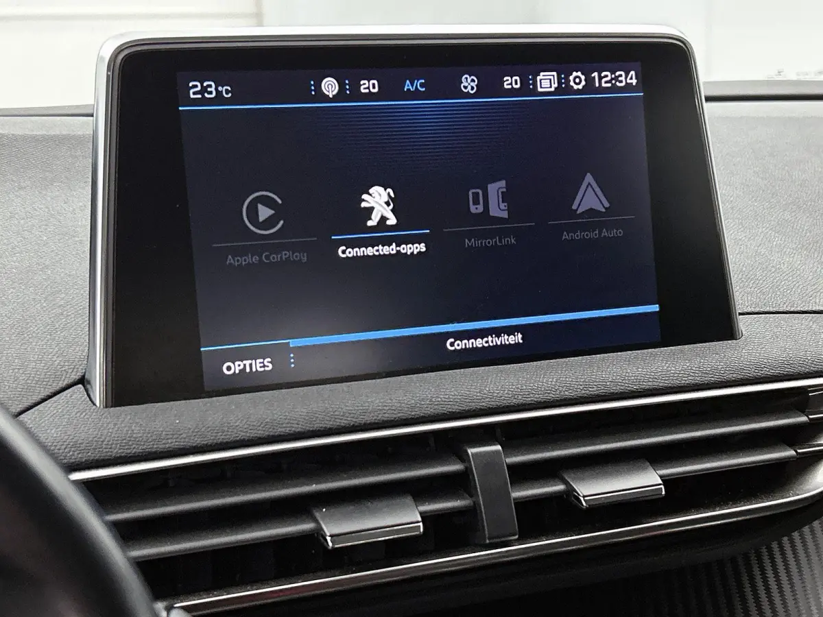1.2 130pk Blue Lease Executive | Navigatie | Climate Control | Cruise Control | 17"LMV | Parkeersensoren | Apple Carplay/Android Auto |