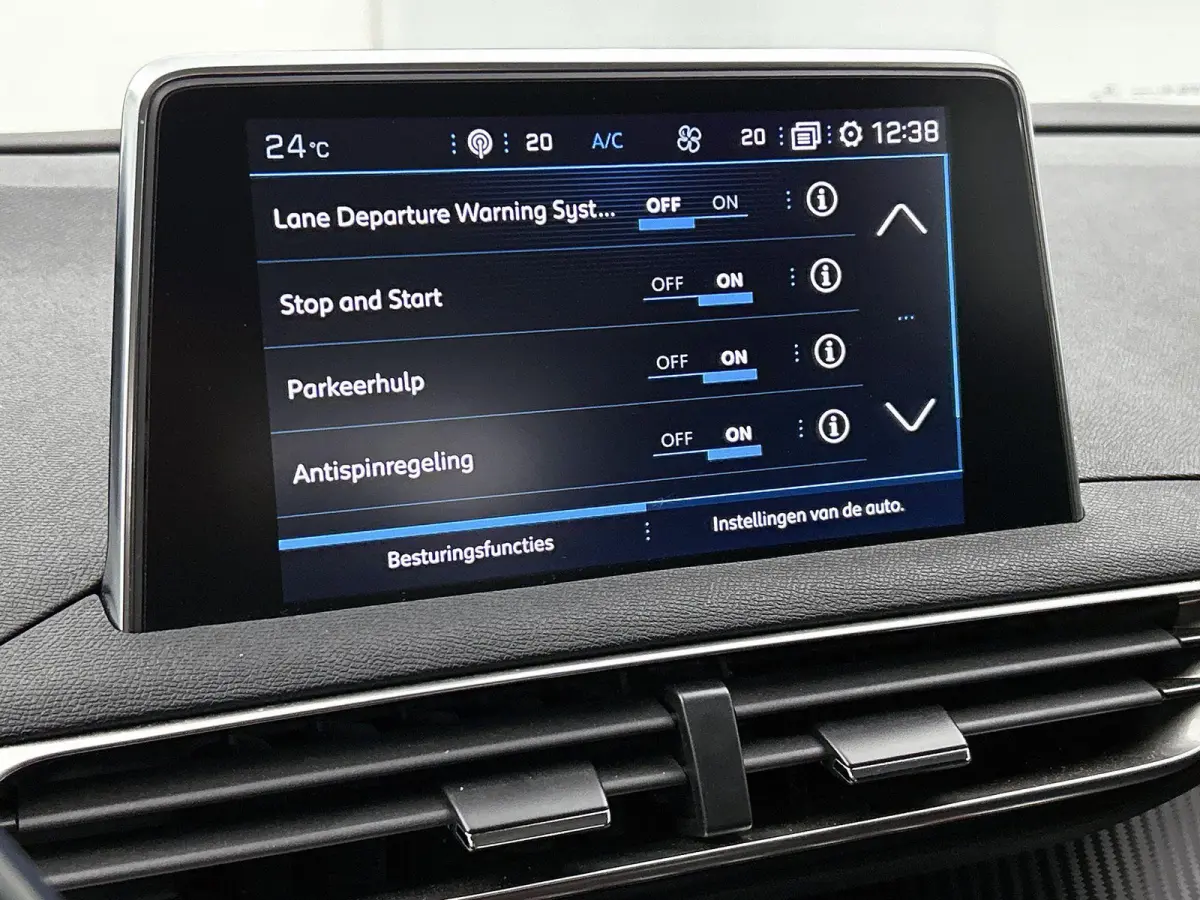 1.2 130pk Blue Lease Executive | Navigatie | Climate Control | Cruise Control | 17"LMV | Parkeersensoren | Apple Carplay/Android Auto |