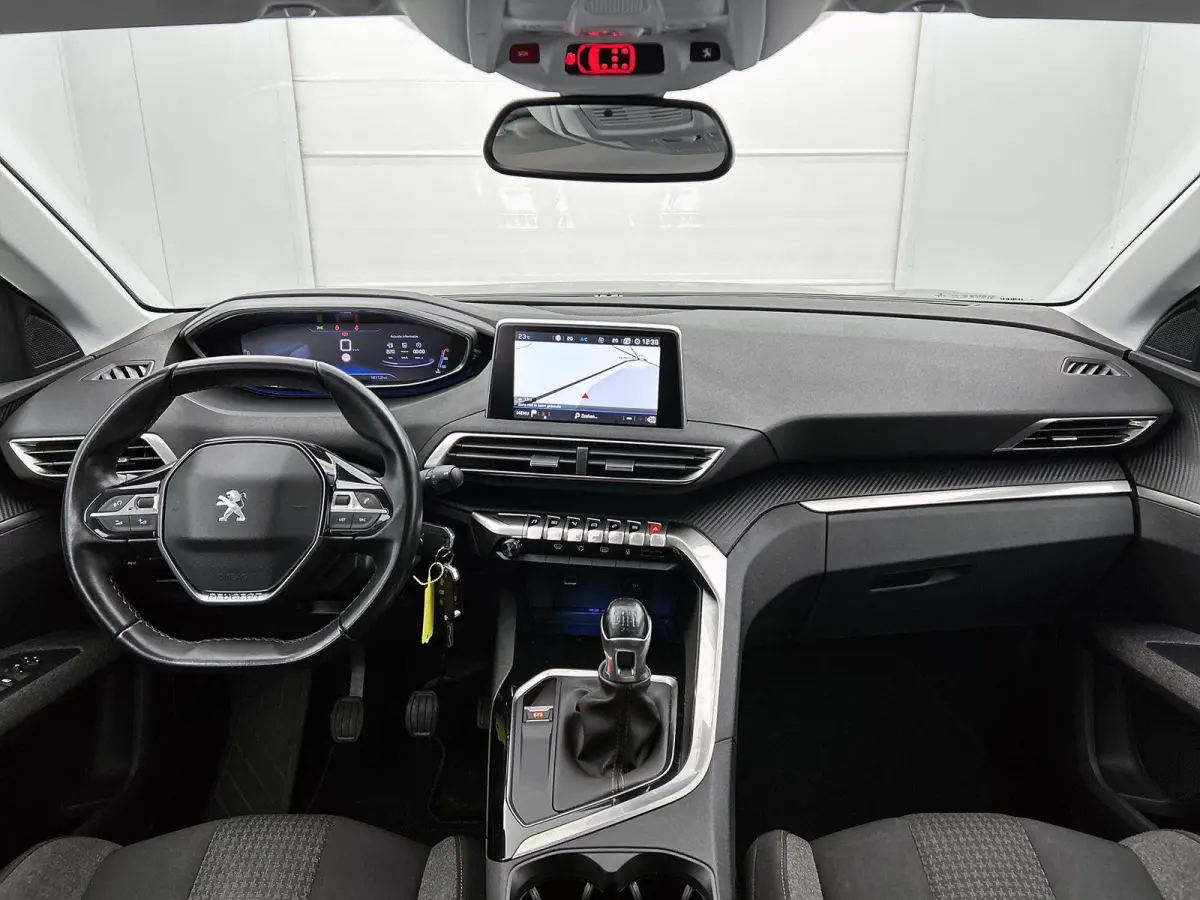 1.2 130pk Blue Lease Executive | Navigatie | Climate Control | Cruise Control | 17"LMV | Parkeersensoren | Apple Carplay/Android Auto |