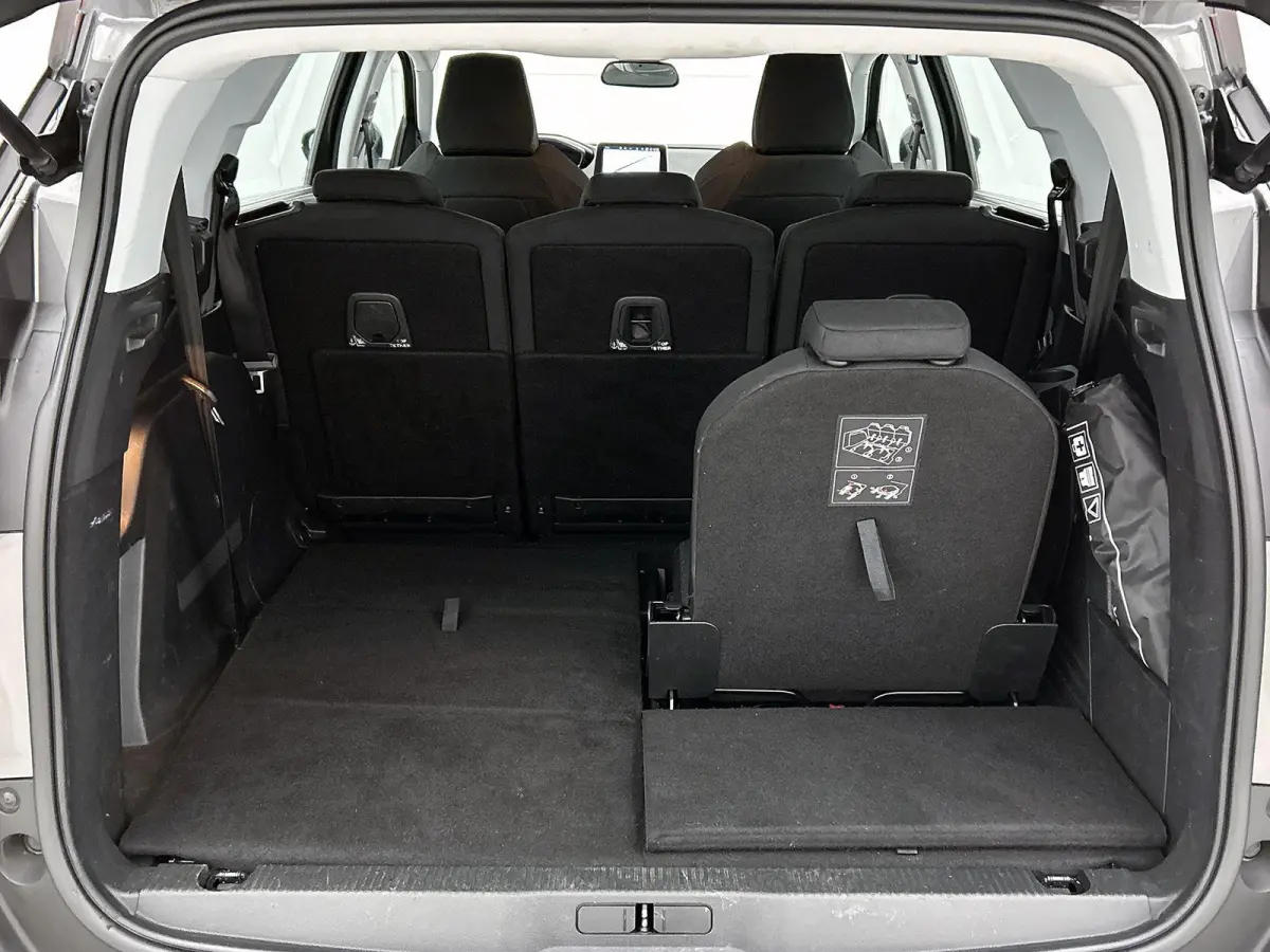 1.2 130pk Blue Lease Executive | Navigatie | Climate Control | Cruise Control | 17"LMV | Parkeersensoren | Apple Carplay/Android Auto |