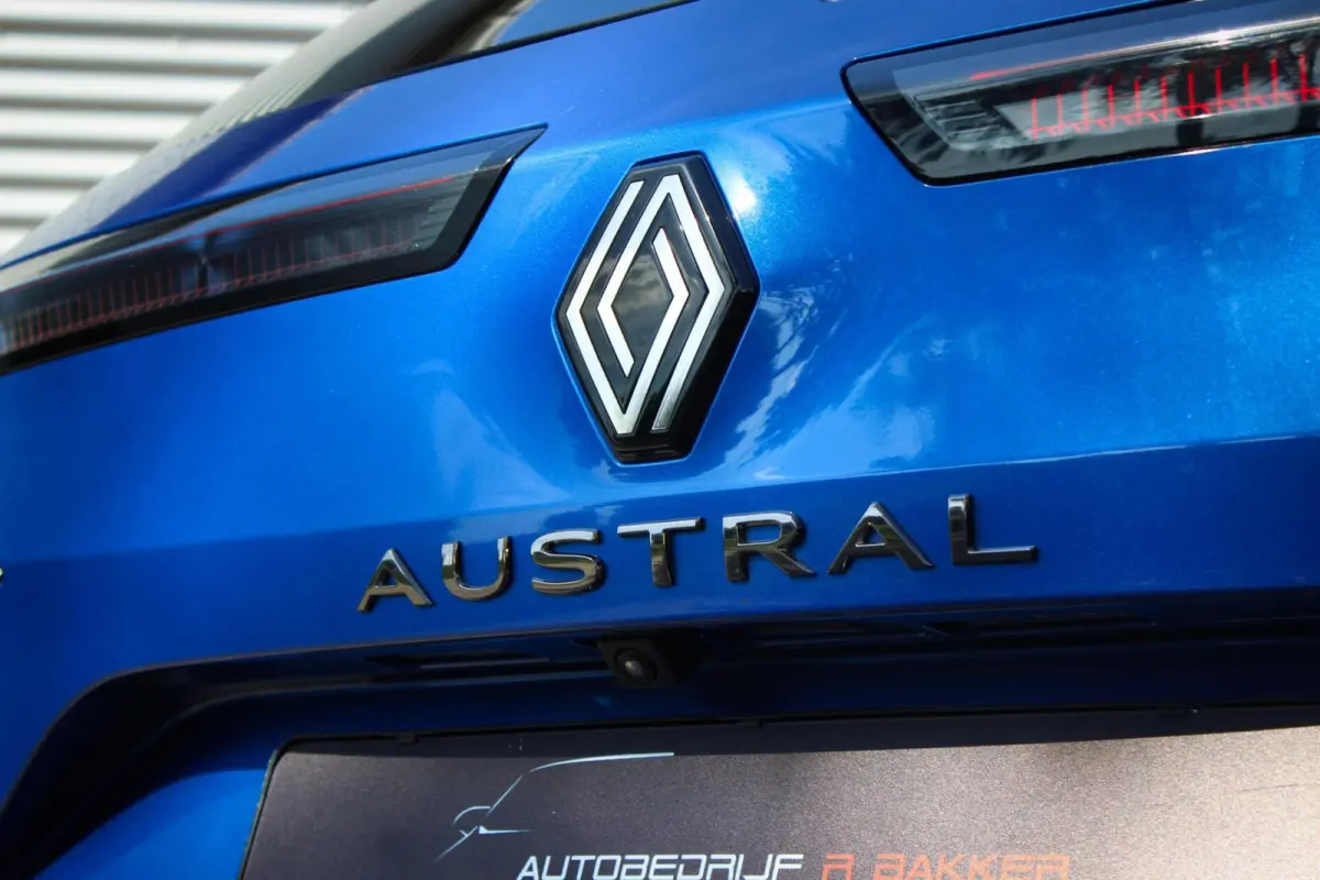 1.3 Mild Hybrid 160 Esprit Alpine // 1e eigenaar, dealeronderhouden | Camera | Massage | Stoelverwarming | 1800KG trekgewicht | CarPlay & Android Auto