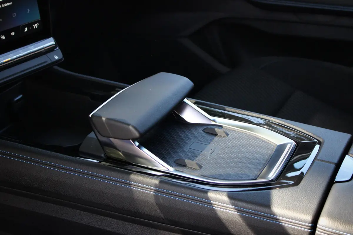 1.3 Mild Hybrid 160 Esprit Alpine // 1e eigenaar, dealeronderhouden | Camera | Massage | Stoelverwarming | 1800KG trekgewicht | CarPlay & Android Auto