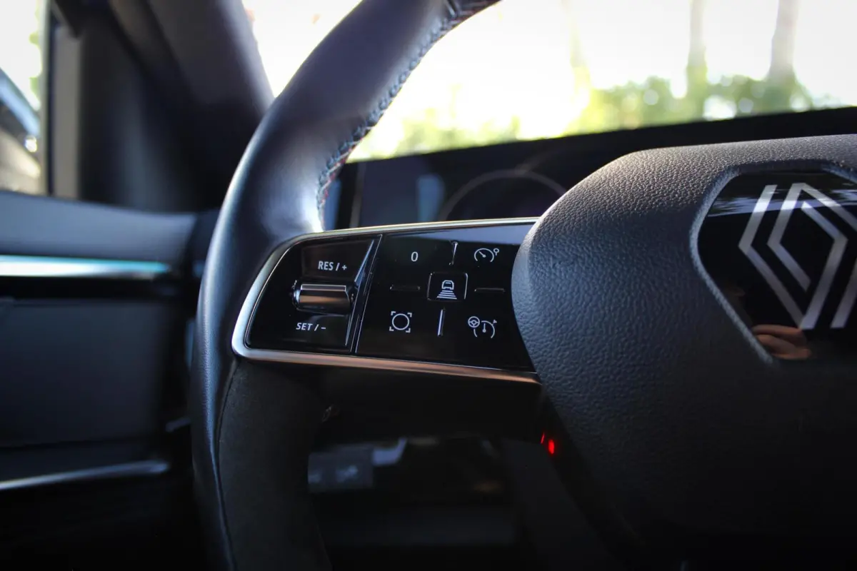 1.3 Mild Hybrid 160 Esprit Alpine // 1e eigenaar, dealeronderhouden | Camera | Massage | Stoelverwarming | 1800KG trekgewicht | CarPlay & Android Auto