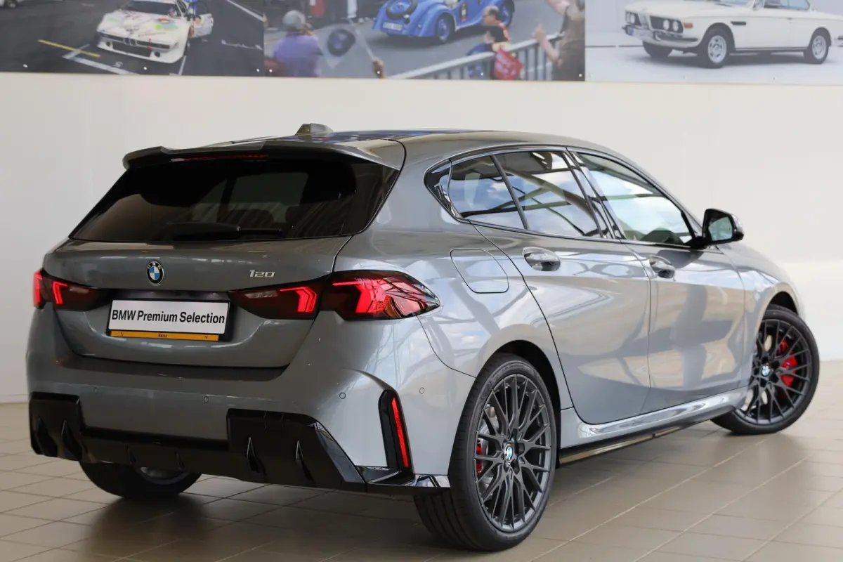 120 | M Sport Pro | Panoramadak | Driving Assistant Plus | Harman/Kardon | Head-Up Display