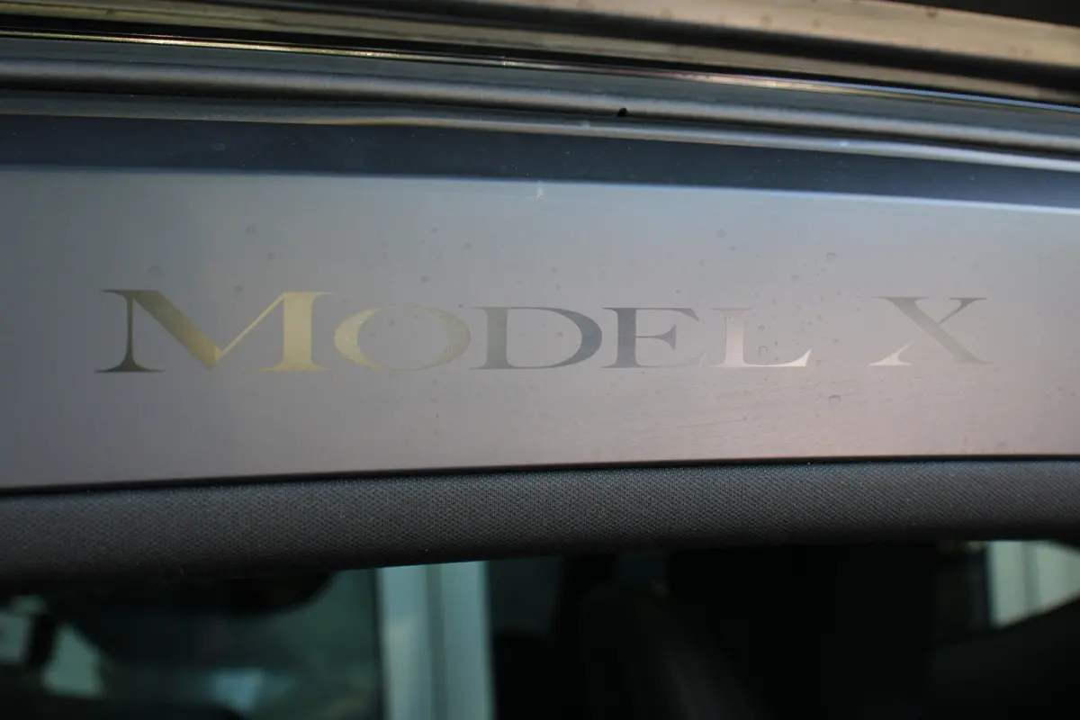 75D Base | NL-AUTO! | 1E EIGENAAR! | ADAPTIVE CRUISE | CAMERA | GROOT NAVI | ELEKTR. STOEL | STOELVERWARMING | HALF LEDER