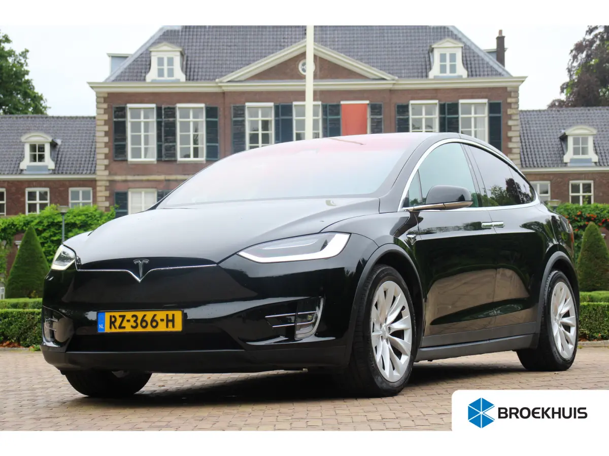 75D Base | NL-AUTO! | 1E EIGENAAR! | ADAPTIVE CRUISE | CAMERA | GROOT NAVI | ELEKTR. STOEL | STOELVERWARMING | HALF LEDER