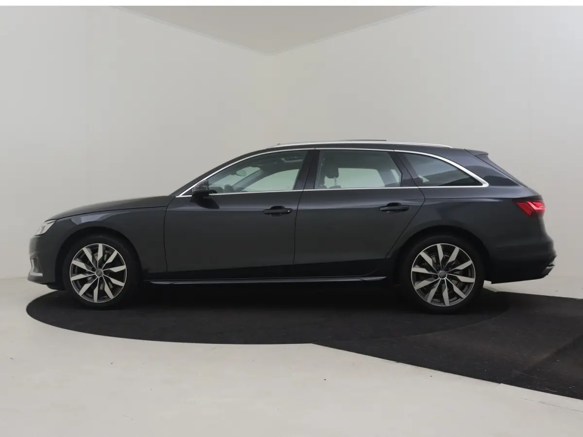 35 TFSI S Edition 150Pk DSG/AUTO |  | Elekt Glazen pano-dak | Achteruitrijcamera | Dodehoek detectie | Elekt achterklep | Parkeersensoren |  Stoelverwarming | Cruise control | App connect | 