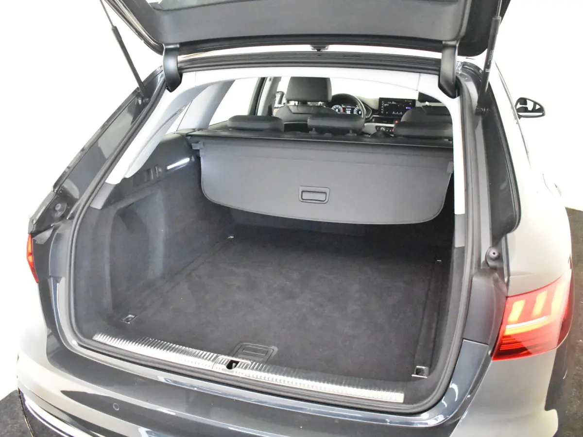 35 TFSI S Edition 150Pk DSG/AUTO |  | Elekt Glazen pano-dak | Achteruitrijcamera | Dodehoek detectie | Elekt achterklep | Parkeersensoren |  Stoelverwarming | Cruise control | App connect | 