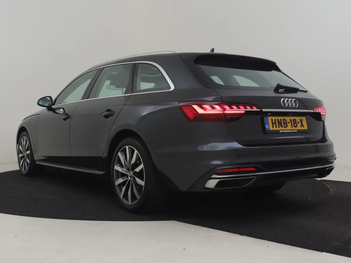 35 TFSI S Edition 150Pk DSG/AUTO |  | Elekt Glazen pano-dak | Achteruitrijcamera | Dodehoek detectie | Elekt achterklep | Parkeersensoren |  Stoelverwarming | Cruise control | App connect | 