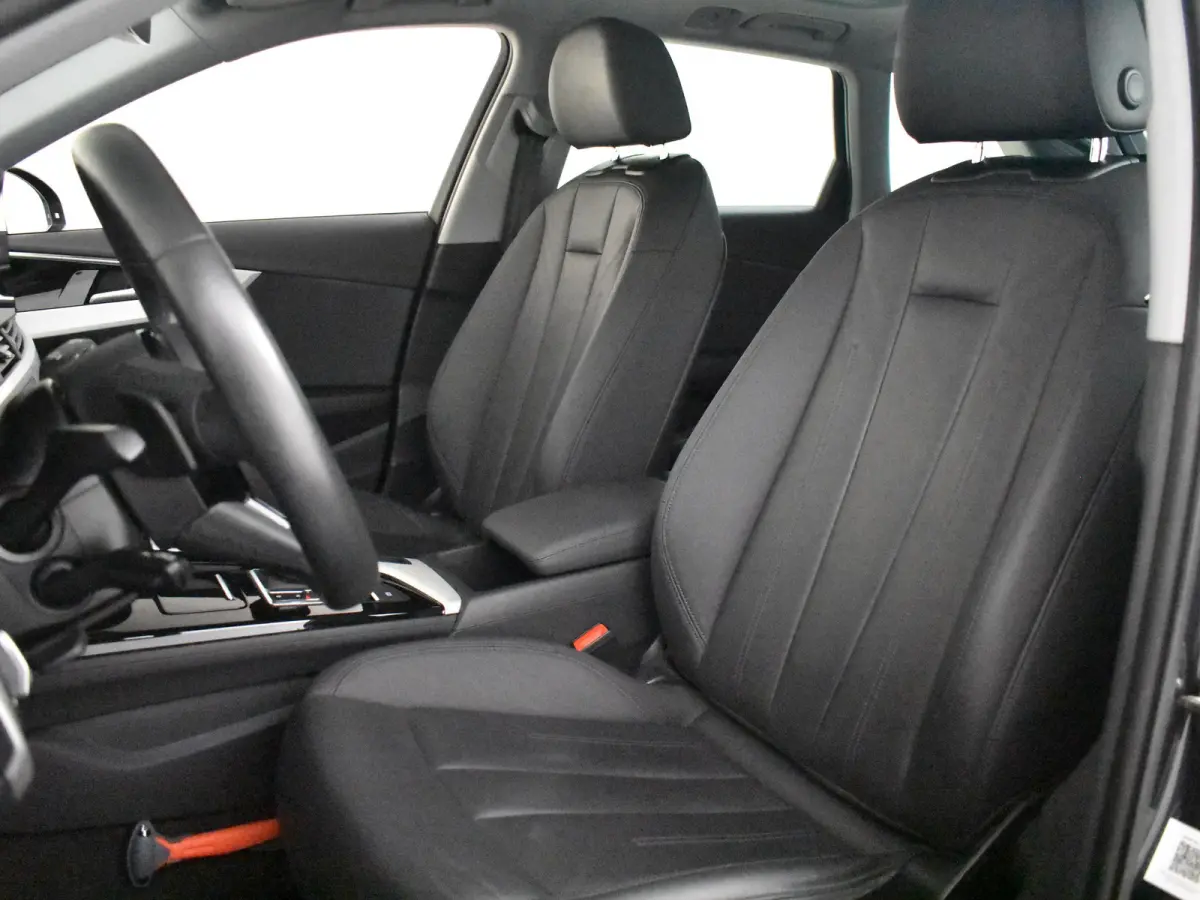 35 TFSI S Edition 150Pk DSG/AUTO |  | Elekt Glazen pano-dak | Achteruitrijcamera | Dodehoek detectie | Elekt achterklep | Parkeersensoren |  Stoelverwarming | Cruise control | App connect | 