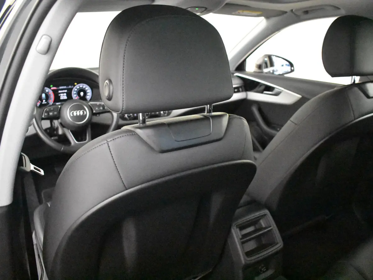 35 TFSI S Edition 150Pk DSG/AUTO |  | Elekt Glazen pano-dak | Achteruitrijcamera | Dodehoek detectie | Elekt achterklep | Parkeersensoren |  Stoelverwarming | Cruise control | App connect | 