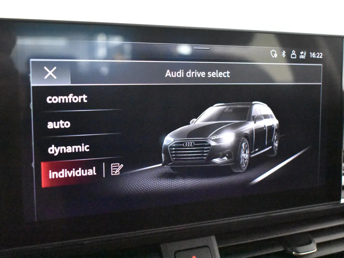 35 TFSI S Edition 150Pk DSG/AUTO |  | Elekt Glazen pano-dak | Achteruitrijcamera | Dodehoek detectie | Elekt achterklep | Parkeersensoren |  Stoelverwarming | Cruise control | App connect | 