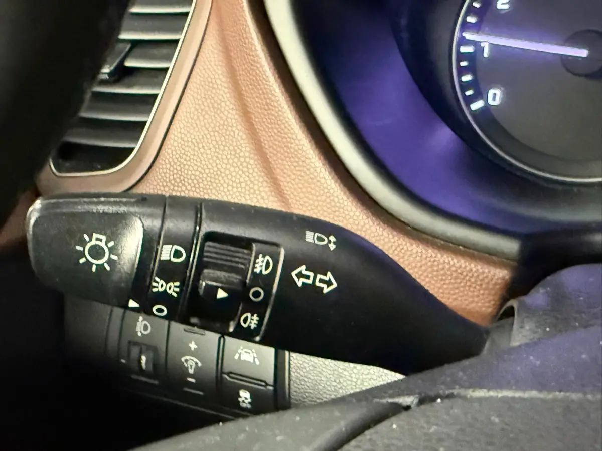 1.0 T-GDI i- Motion Navi Pdc Airco Cruise