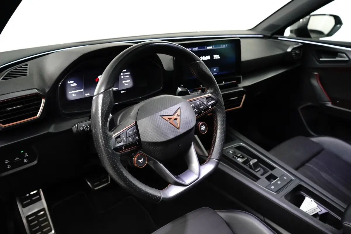 1.4 e-Hybrid VZ Adrenaline | Schuif/kantel dak | Stoel- Stuurverwarming | Dodehoek Detectie | Apple Carplay/Android Auto | Achteruitrijcamera | Achteruitrijcamera | Apple Carplay/Android Aut