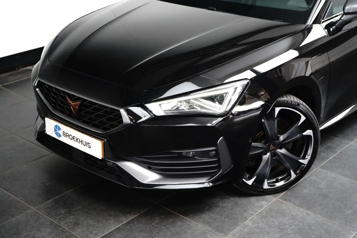 1.4 e-Hybrid VZ Adrenaline | Schuif/kantel dak | Stoel- Stuurverwarming | Dodehoek Detectie | Apple Carplay/Android Auto | Achteruitrijcamera | Achteruitrijcamera | Apple Carplay/Android Aut