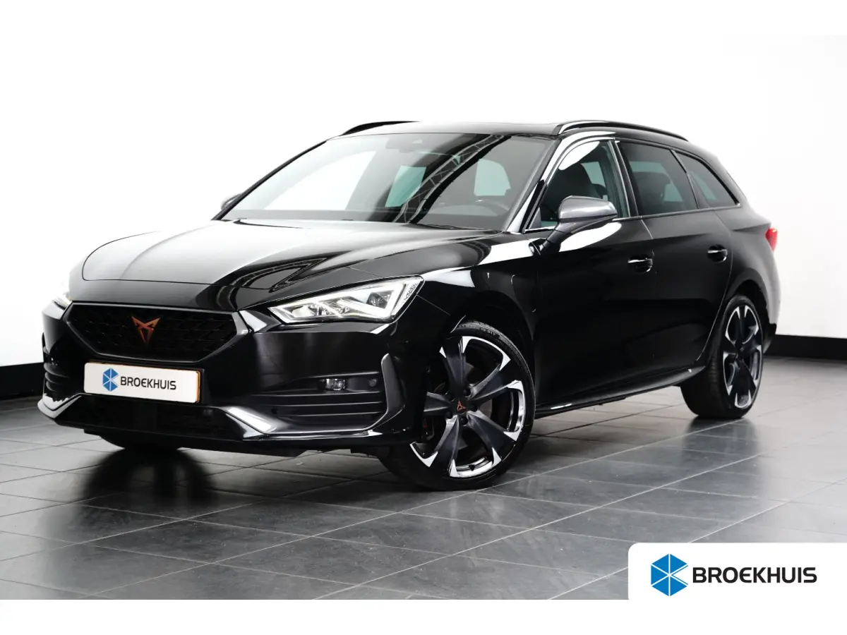1.4 e-Hybrid VZ Adrenaline | Schuif/kantel dak | Stoel- Stuurverwarming | Dodehoek Detectie | Apple Carplay/Android Auto | Achteruitrijcamera | Achteruitrijcamera | Apple Carplay/Android Aut