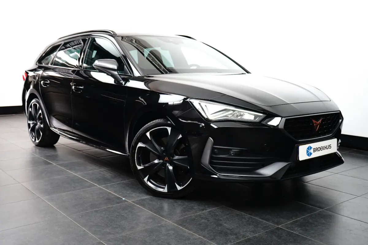1.4 e-Hybrid VZ Adrenaline | Schuif/kantel dak | Stoel- Stuurverwarming | Dodehoek Detectie | Apple Carplay/Android Auto | Achteruitrijcamera | Achteruitrijcamera | Apple Carplay/Android Aut