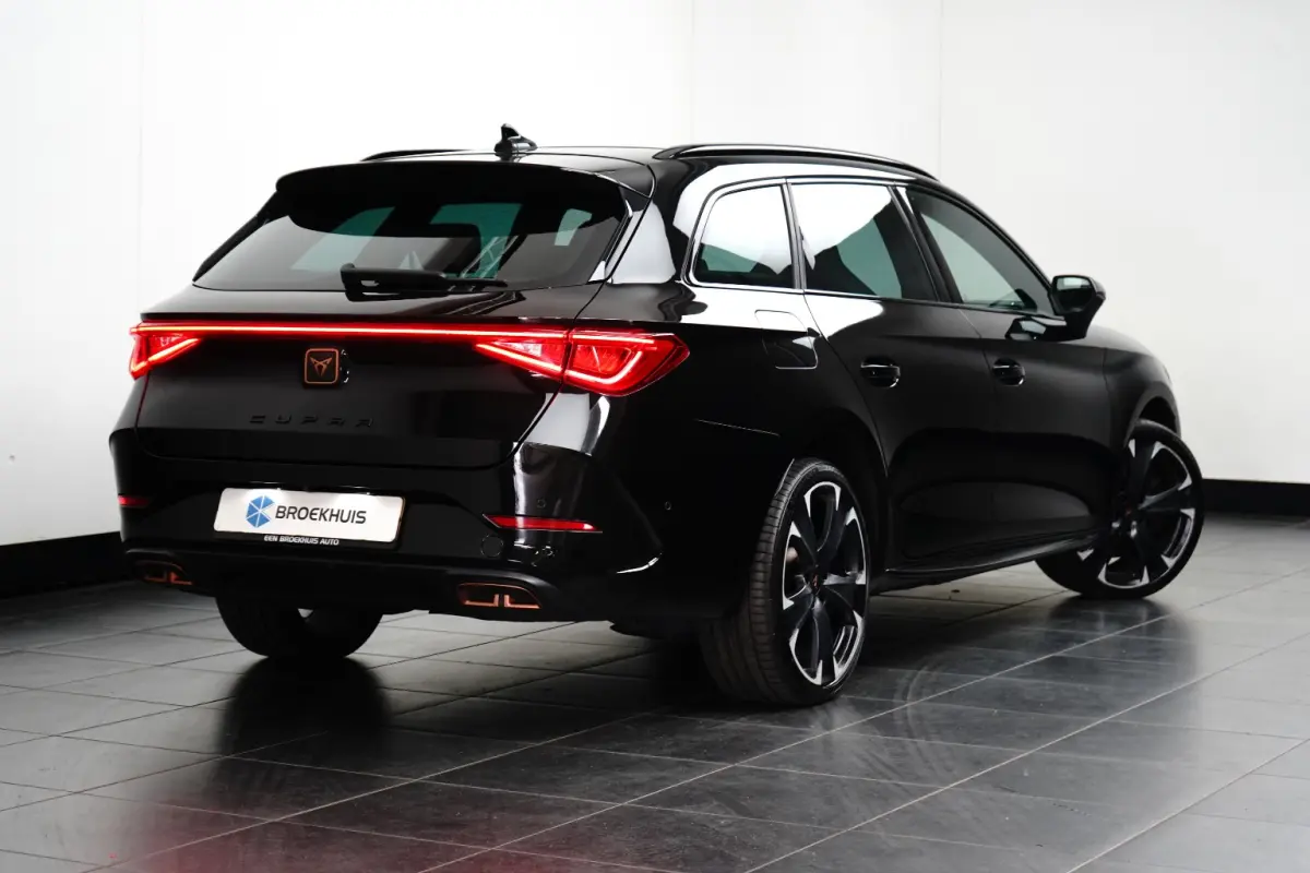 1.4 e-Hybrid VZ Adrenaline | Schuif/kantel dak | Stoel- Stuurverwarming | Dodehoek Detectie | Apple Carplay/Android Auto | Achteruitrijcamera | Achteruitrijcamera | Apple Carplay/Android Aut