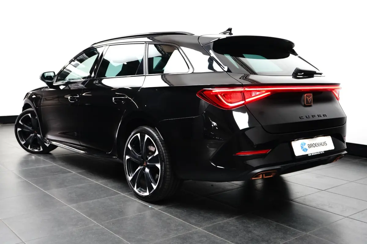 1.4 e-Hybrid VZ Adrenaline | Schuif/kantel dak | Stoel- Stuurverwarming | Dodehoek Detectie | Apple Carplay/Android Auto | Achteruitrijcamera | Achteruitrijcamera | Apple Carplay/Android Aut