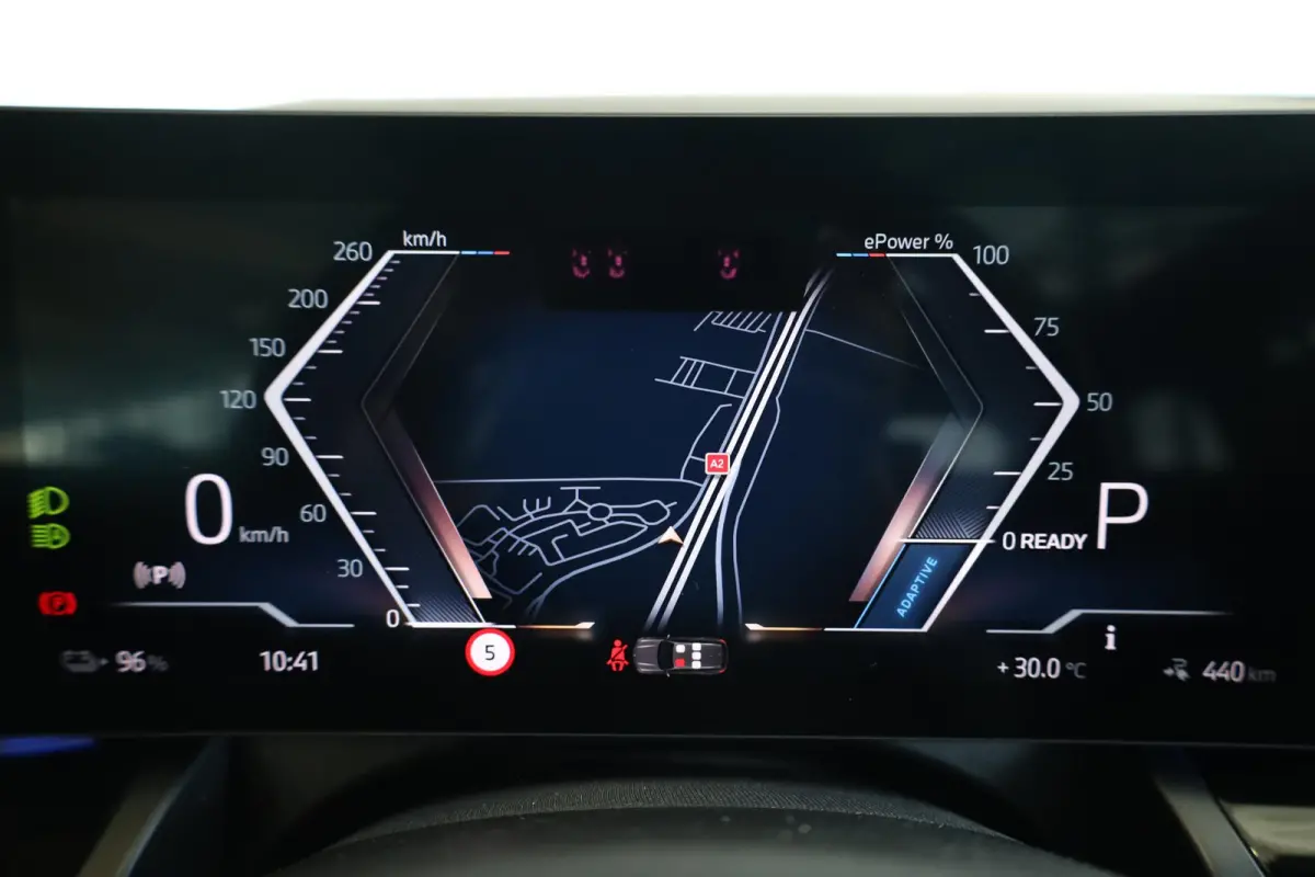 eDrive40 | M Sport Pro | Panoramadak | Driving Assistant | Comfort Access | Trekhaak