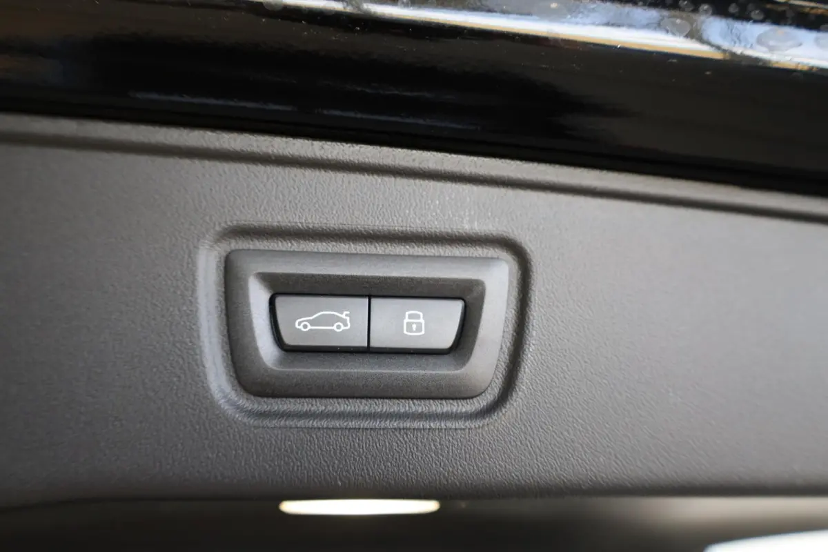 eDrive40 | M Sport Pro | Panoramadak | Driving Assistant | Comfort Access | Trekhaak