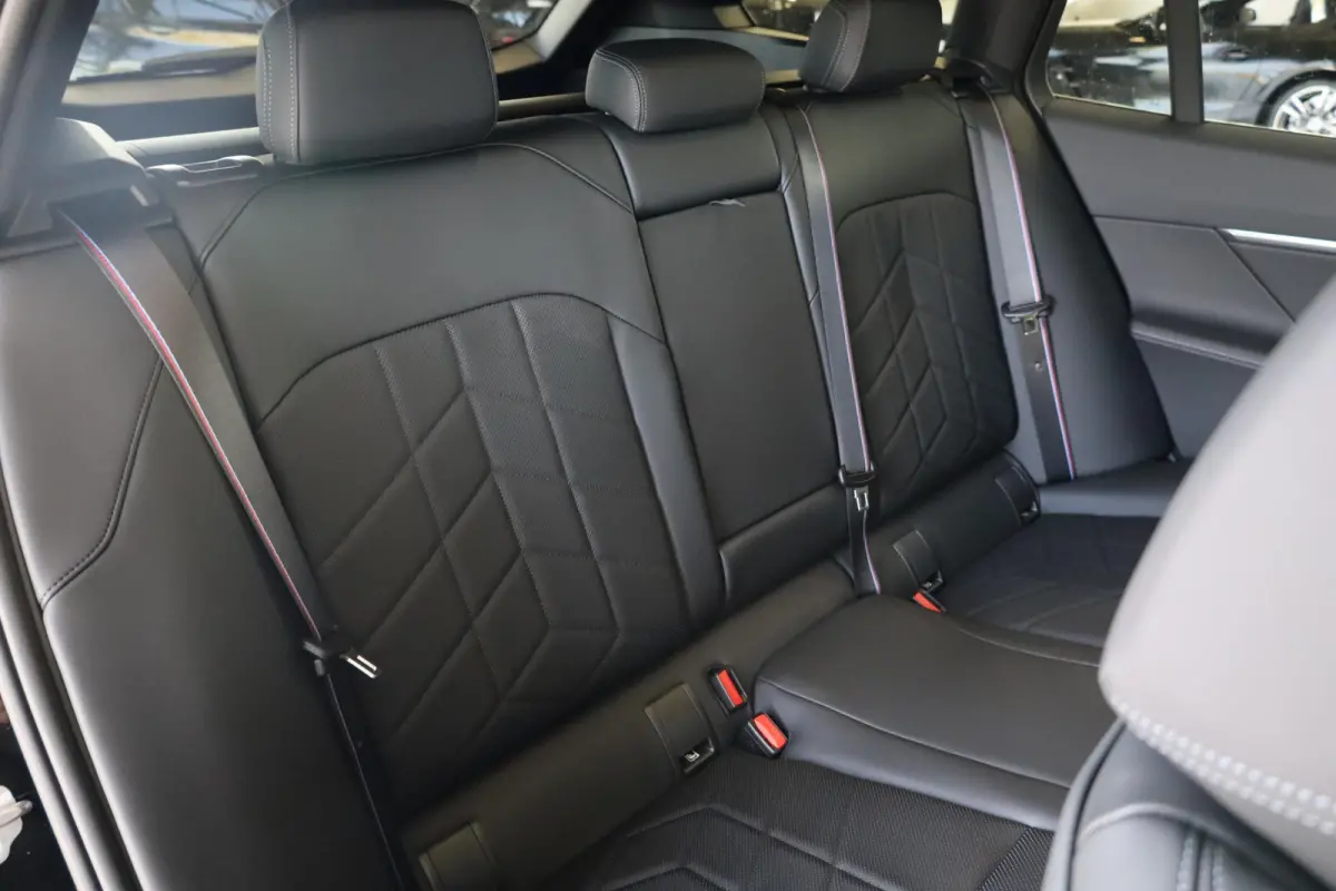 eDrive40 | M Sport Pro | Panoramadak | Driving Assistant | Comfort Access | Trekhaak