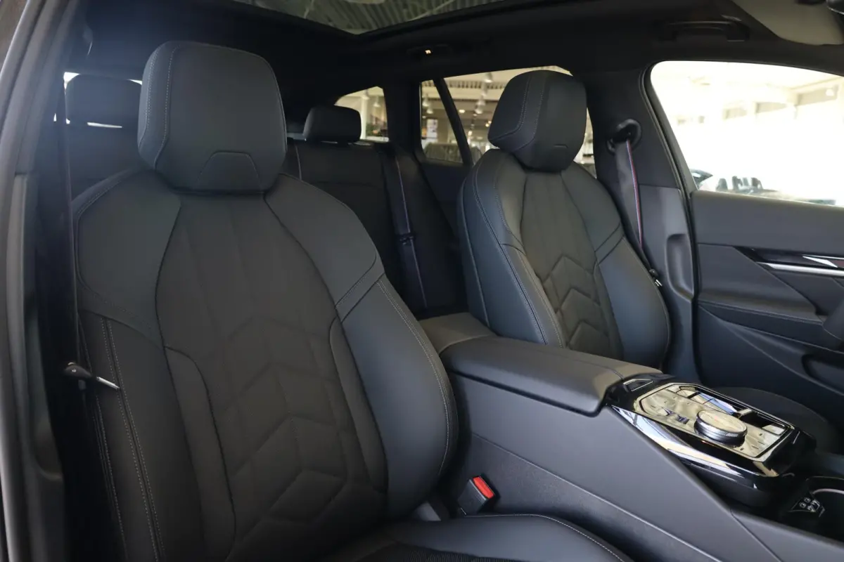 eDrive40 | M Sport Pro | Panoramadak | Driving Assistant | Comfort Access | Trekhaak