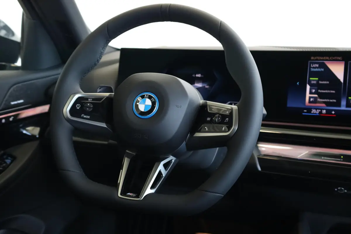 eDrive40 | M Sport Pro | Panoramadak | Driving Assistant | Comfort Access | Trekhaak