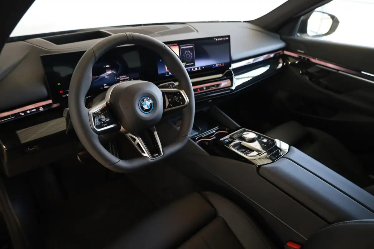 eDrive40 | M Sport Pro | Panoramadak | Driving Assistant | Comfort Access | Trekhaak