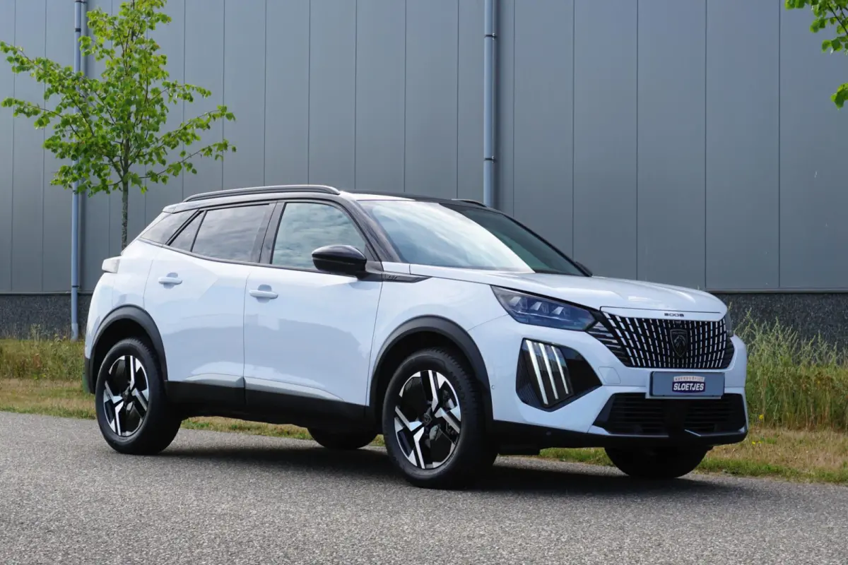 1.2 Hybrid 145 GT |Adaptive cruise control |360° camera |Distributieketting |Dode hoek sensoren |Navigatie |Carplay Android auto |Full-LED koplampen |Ditigaal dashboard