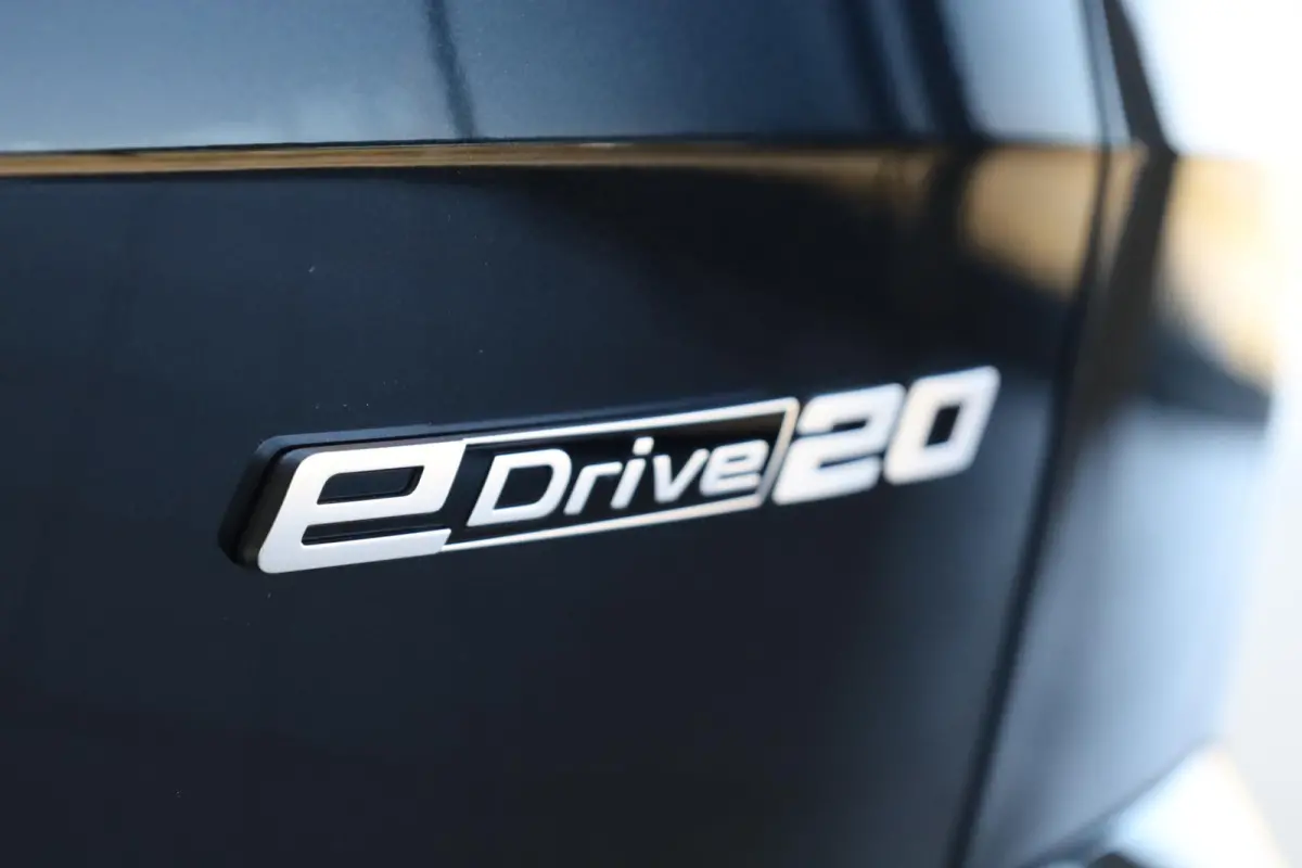 eDrive20 | M Sport Pro | Panoramadak | Harman/Kardon | Driving Assistant Plus | Trekhaak