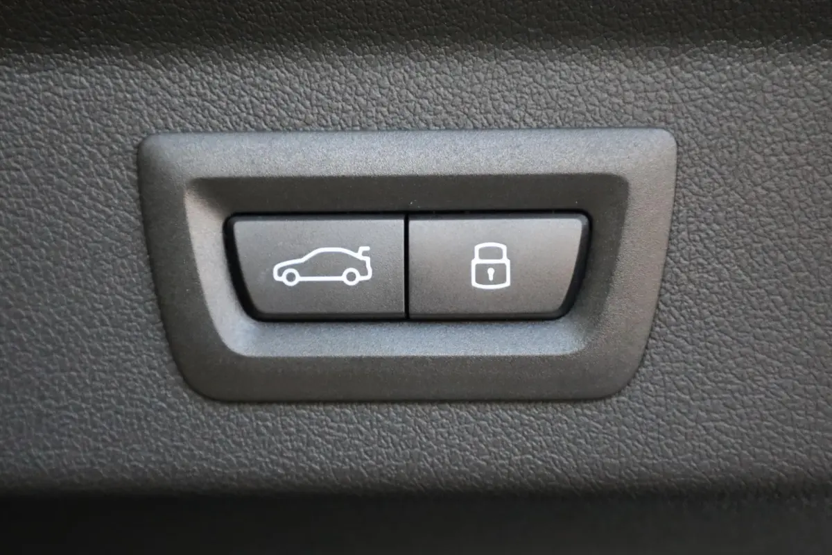 eDrive20 | M Sport Pro | Panoramadak | Harman/Kardon | Driving Assistant Plus | Trekhaak
