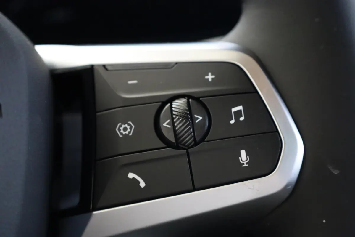 eDrive20 | M Sport Pro | Panoramadak | Harman/Kardon | Elektr. Verstelbare Stoelen | Driving Assistant Plus | Trekhaak