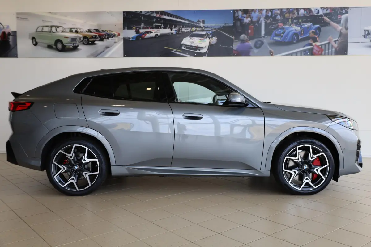eDrive20 | M Sport Pro | Panoramadak | Harman/Kardon | Elektr. Verstelbare Stoelen | Driving Assistant Plus | Trekhaak