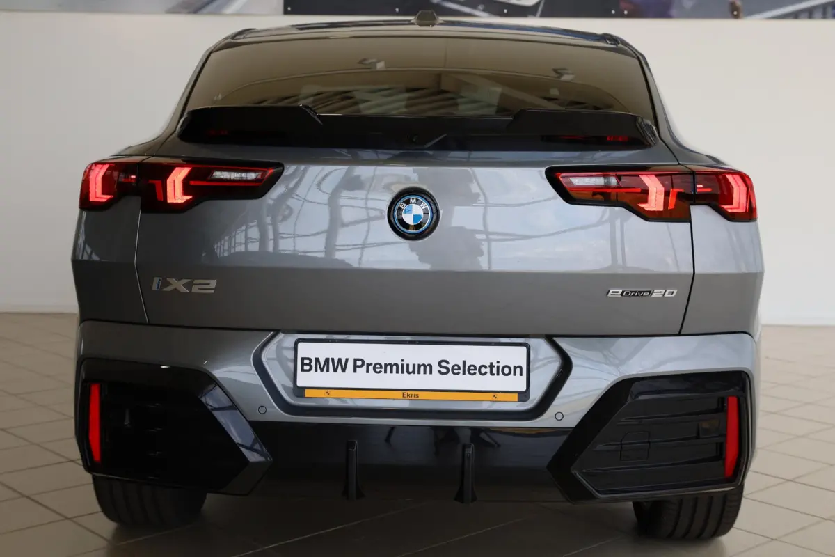eDrive20 | M Sport Pro | Panoramadak | Harman/Kardon | Elektr. Verstelbare Stoelen | Driving Assistant Plus | Trekhaak