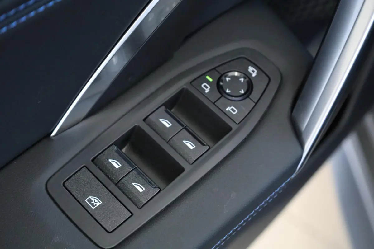 eDrive20 | M Sport Pro | Panoramadak | Harman/Kardon | Elektr. Verstelbare Stoelen | Driving Assistant Plus | Trekhaak