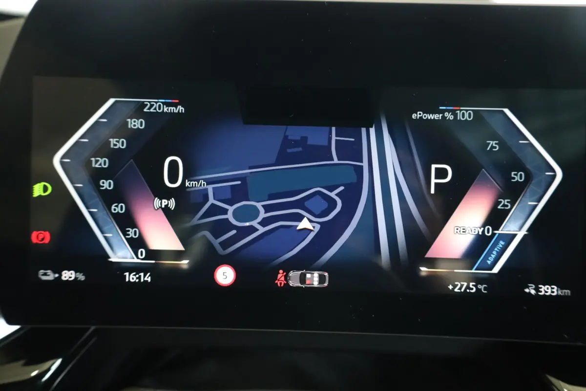 eDrive20 | M Sport Pro | Panoramadak | Harman/Kardon | Elektr. Verstelbare Stoelen | Driving Assistant Plus | Trekhaak