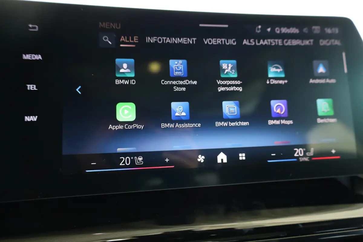 eDrive20 | M Sport Pro | Panoramadak | Harman/Kardon | Elektr. Verstelbare Stoelen | Driving Assistant Plus | Trekhaak