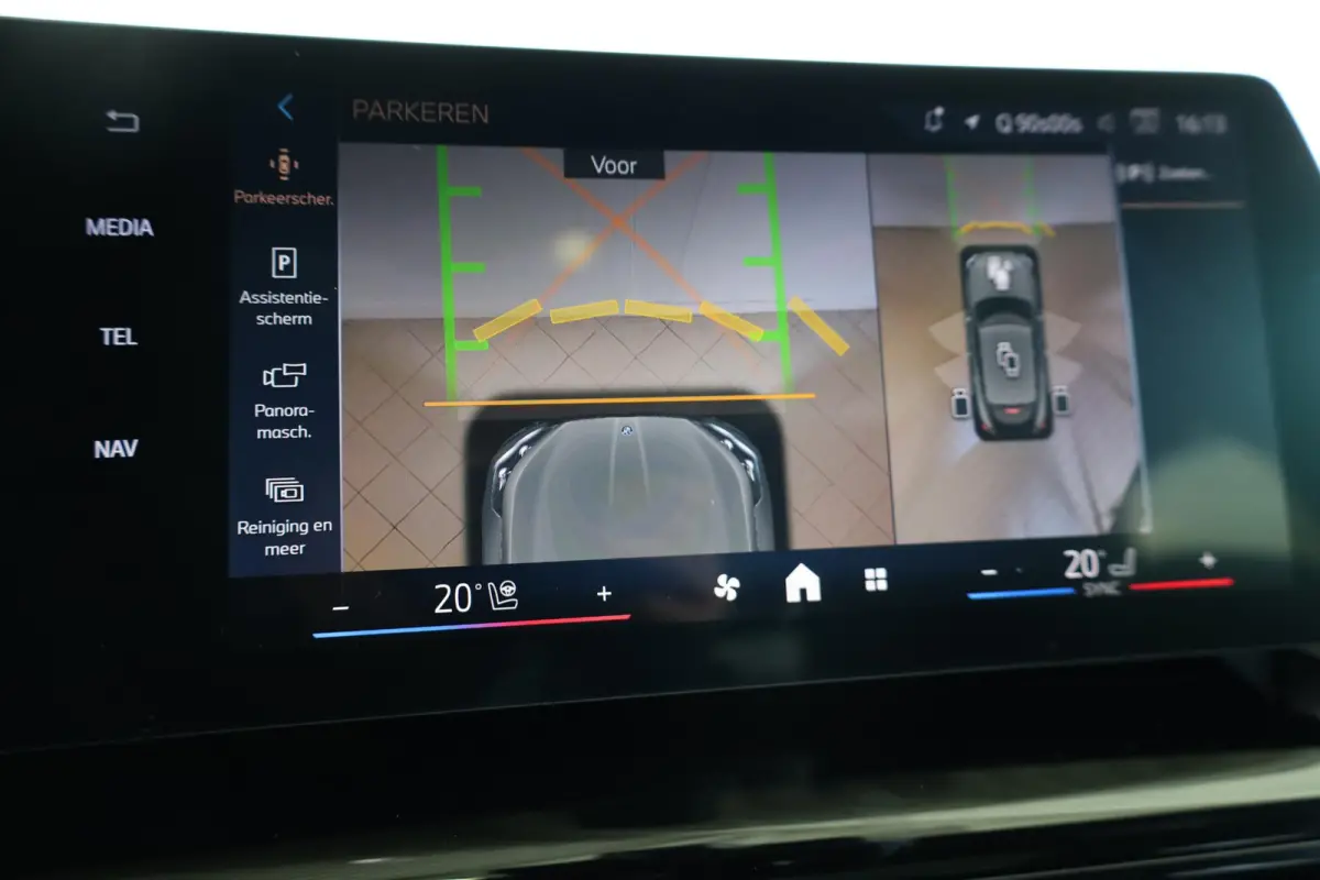 eDrive20 | M Sport Pro | Panoramadak | Harman/Kardon | Elektr. Verstelbare Stoelen | Driving Assistant Plus | Trekhaak