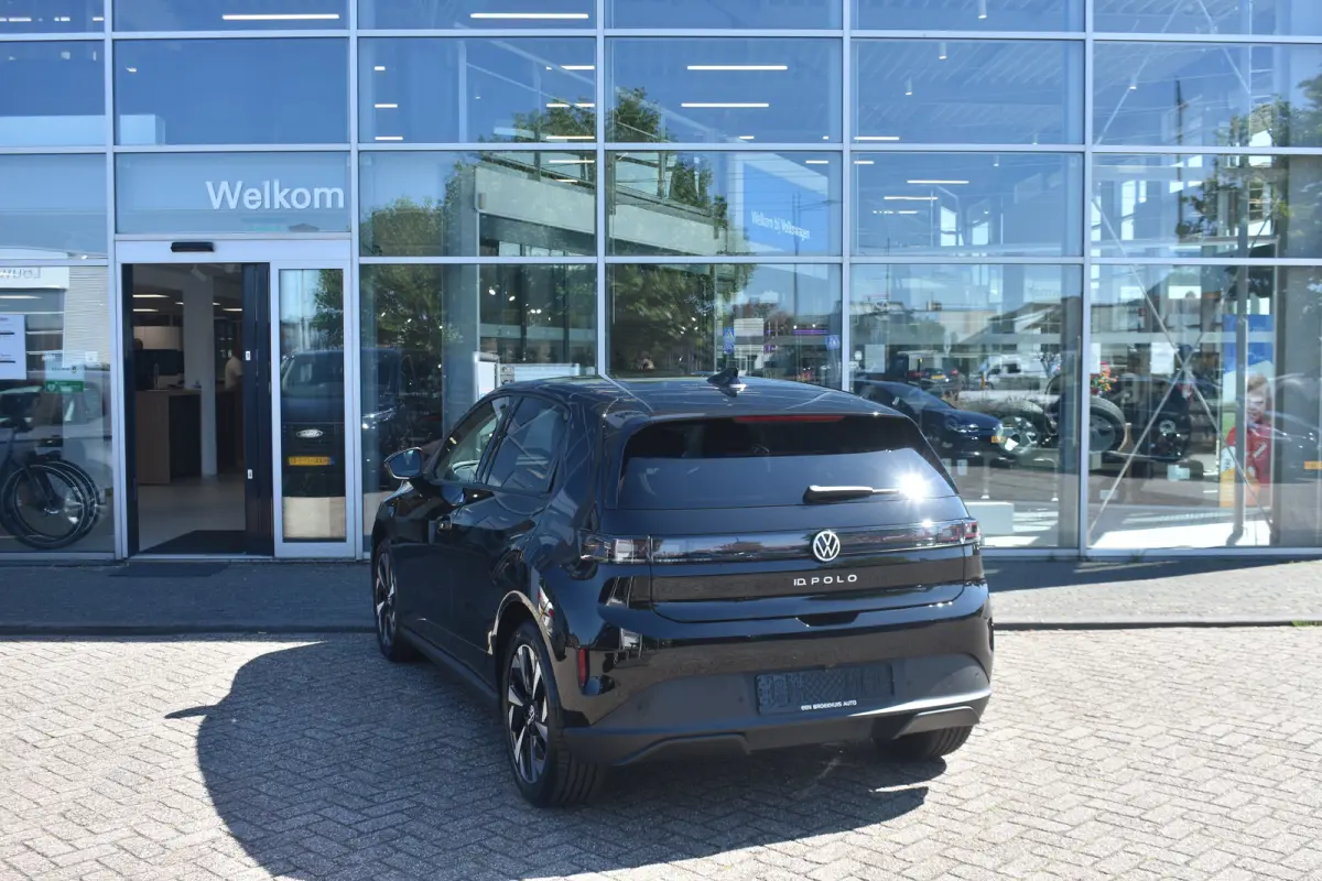 Life First Edition | Airconditioning automatisch, 2-zone (Climatronic) | Automatische afstandsregeling (Adaptive Cruise Control) | Koplampverlichting LED
