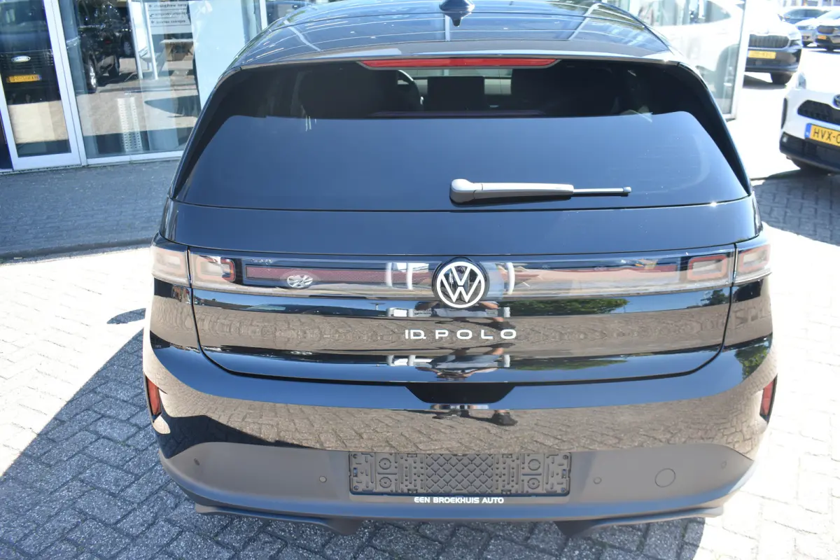 Life First Edition | Airconditioning automatisch, 2-zone (Climatronic) | Automatische afstandsregeling (Adaptive Cruise Control) | Koplampverlichting LED
