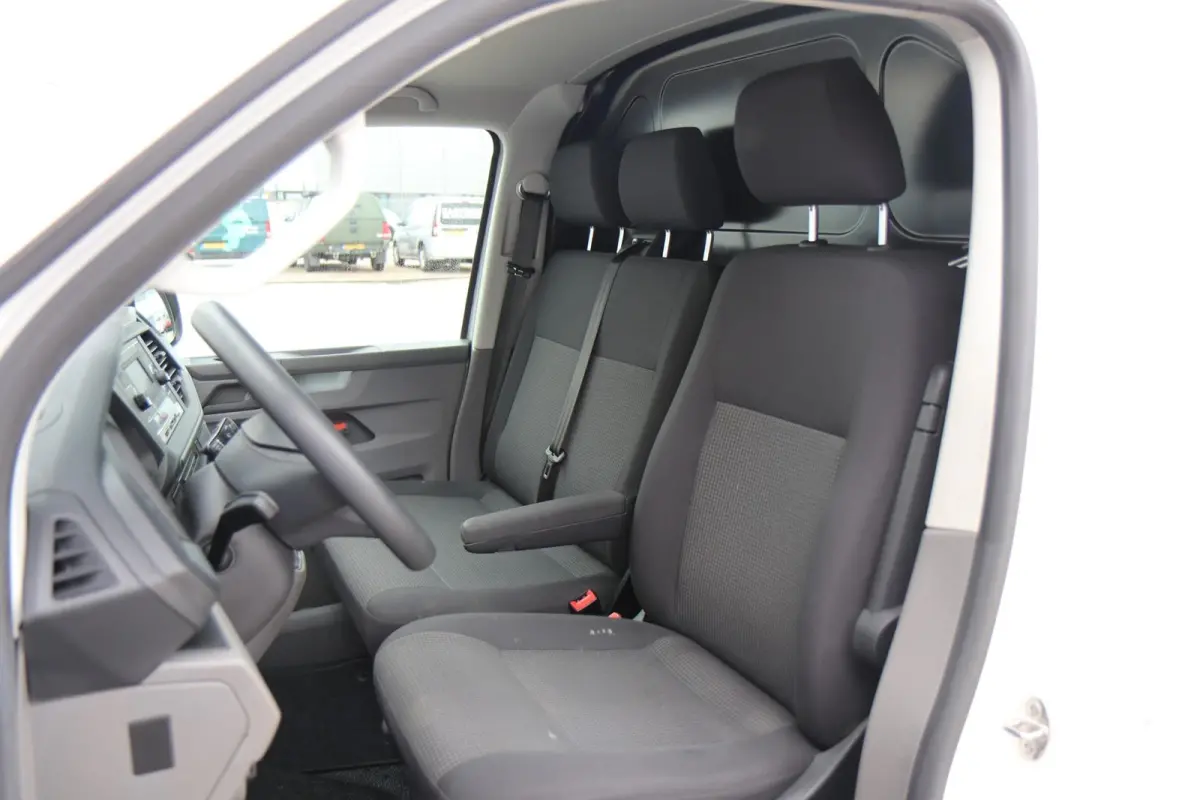 2.0 TDI 90pk L1H1 28 | Trekhaak  | Airco | Bluetooth | Aluca Laadruimte Inrichting | Imperiaal