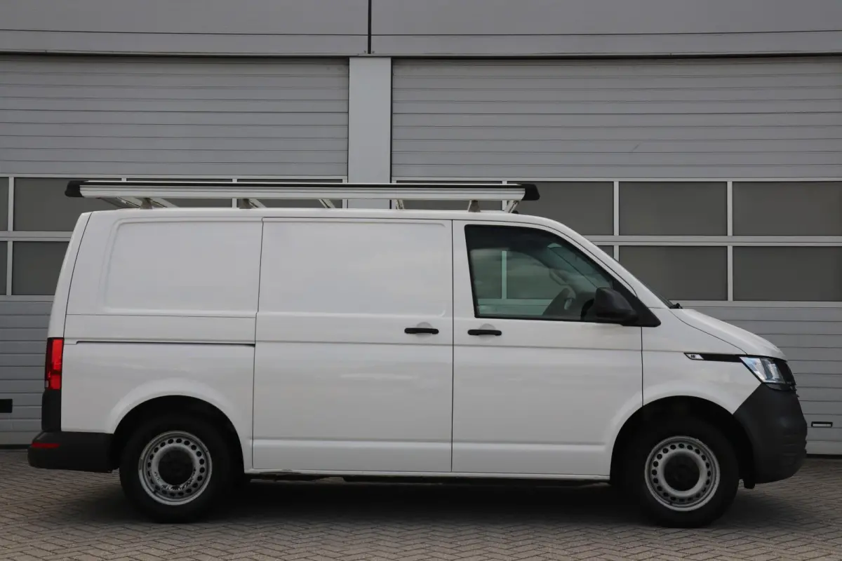 2.0 TDI 90pk L1H1 28 | Trekhaak  | Airco | Bluetooth | Aluca Laadruimte Inrichting | Imperiaal