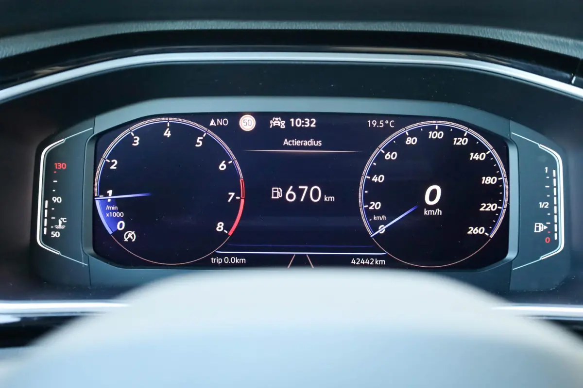1.0 TSI 110pk R-Line | Achteruitrijcamera | Cruise Control Adaptief | Apple Carplay/Android Auto